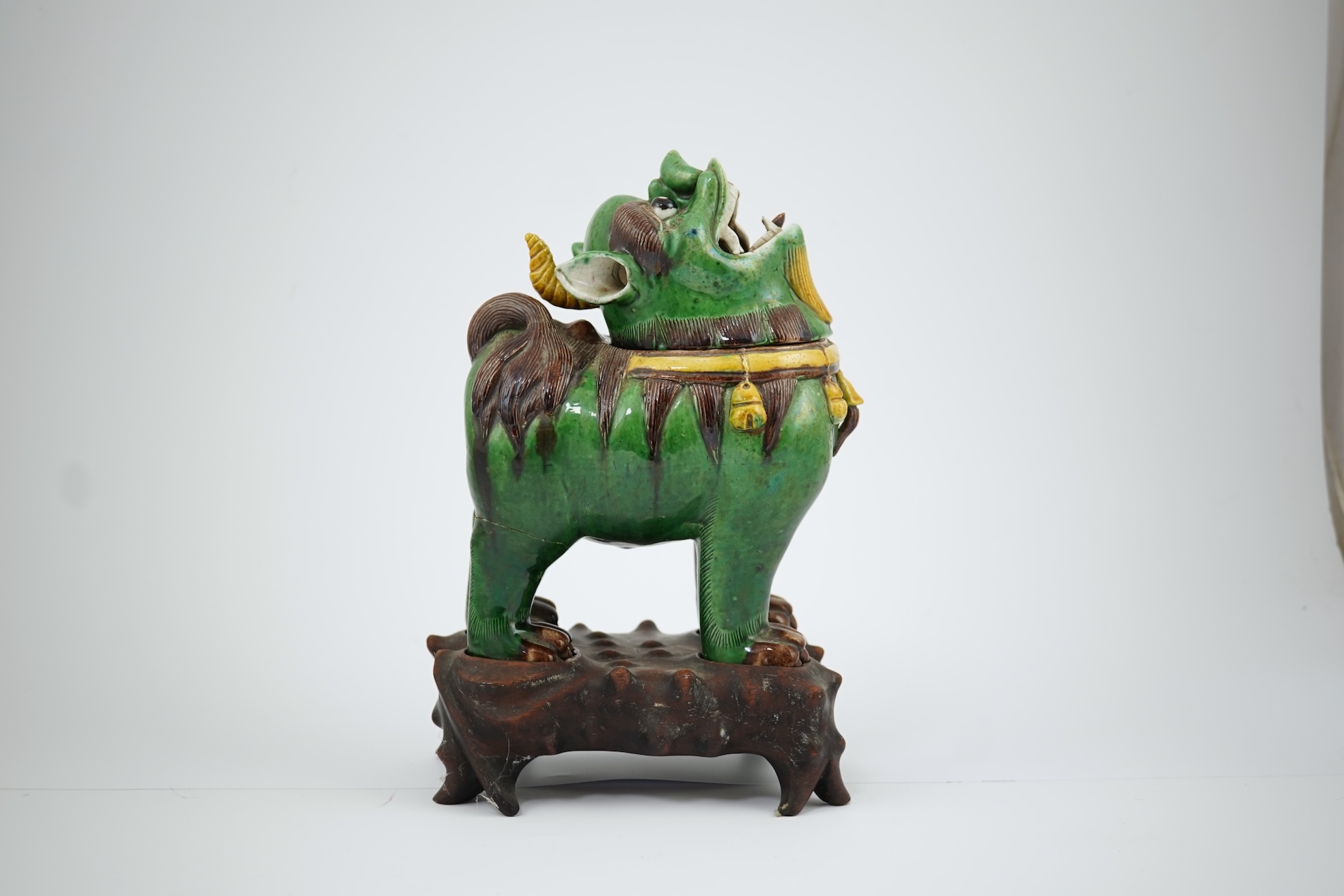 A Chinese sancai-glazed biscuit porcelain ‘luduan’ censer and cover, early 18th century
